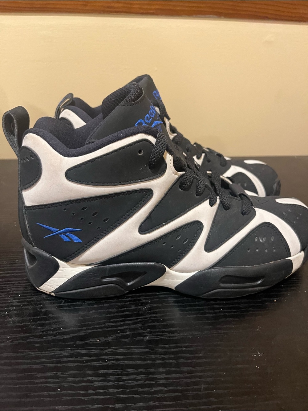 SIZE 8.5 W0MAN - Reebok Kamikaze 1 Mid White Black